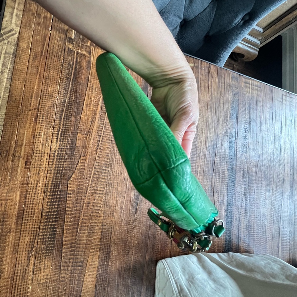 Coach Vibrant Green Leather Wrislet Wallet - Picture 9 of 9
